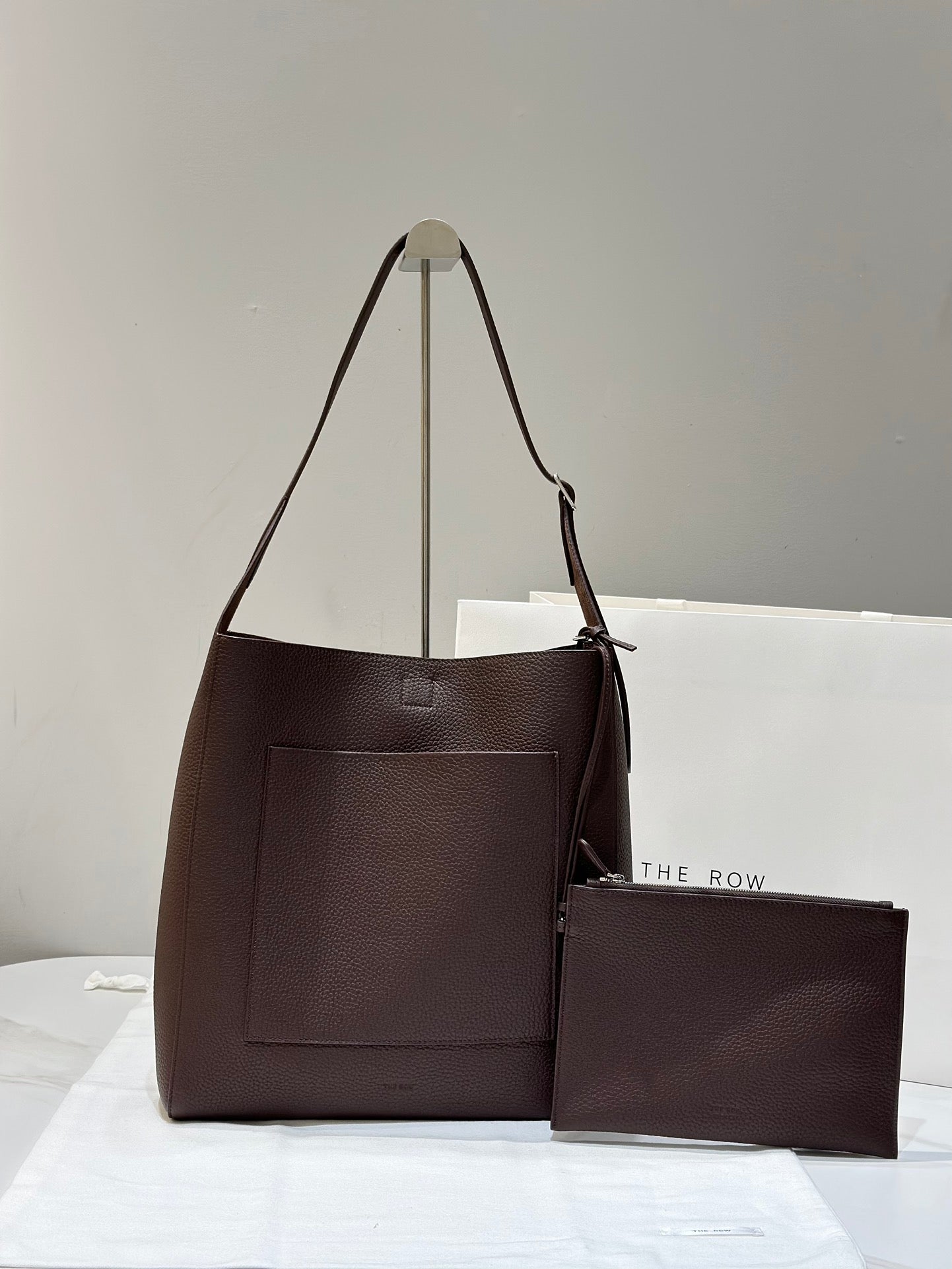 TR: Blake hobo bag in Acajou lux grain cow leather