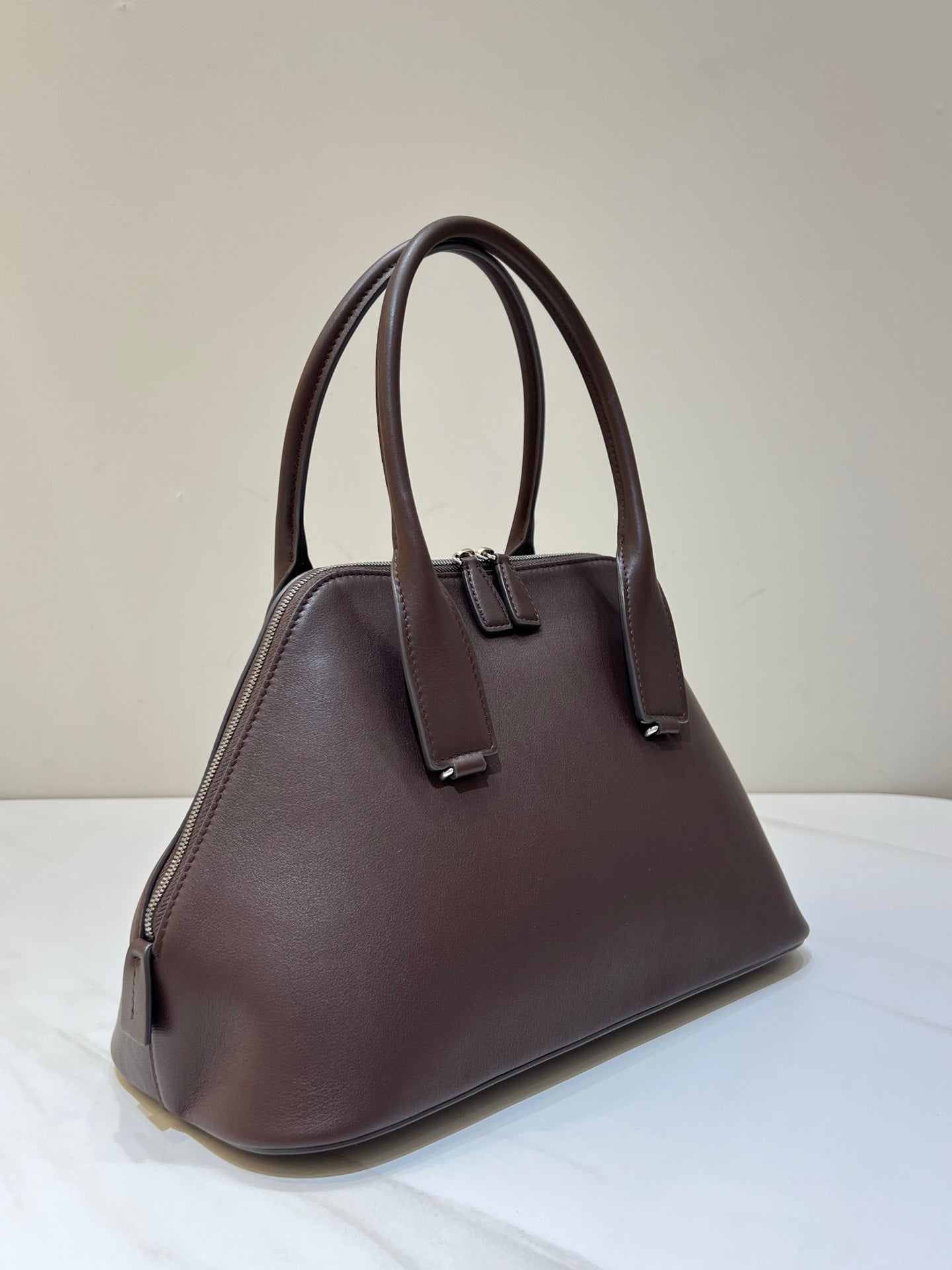 TR: Devon Medium Leather Tote bag Brown in Smooth Leather