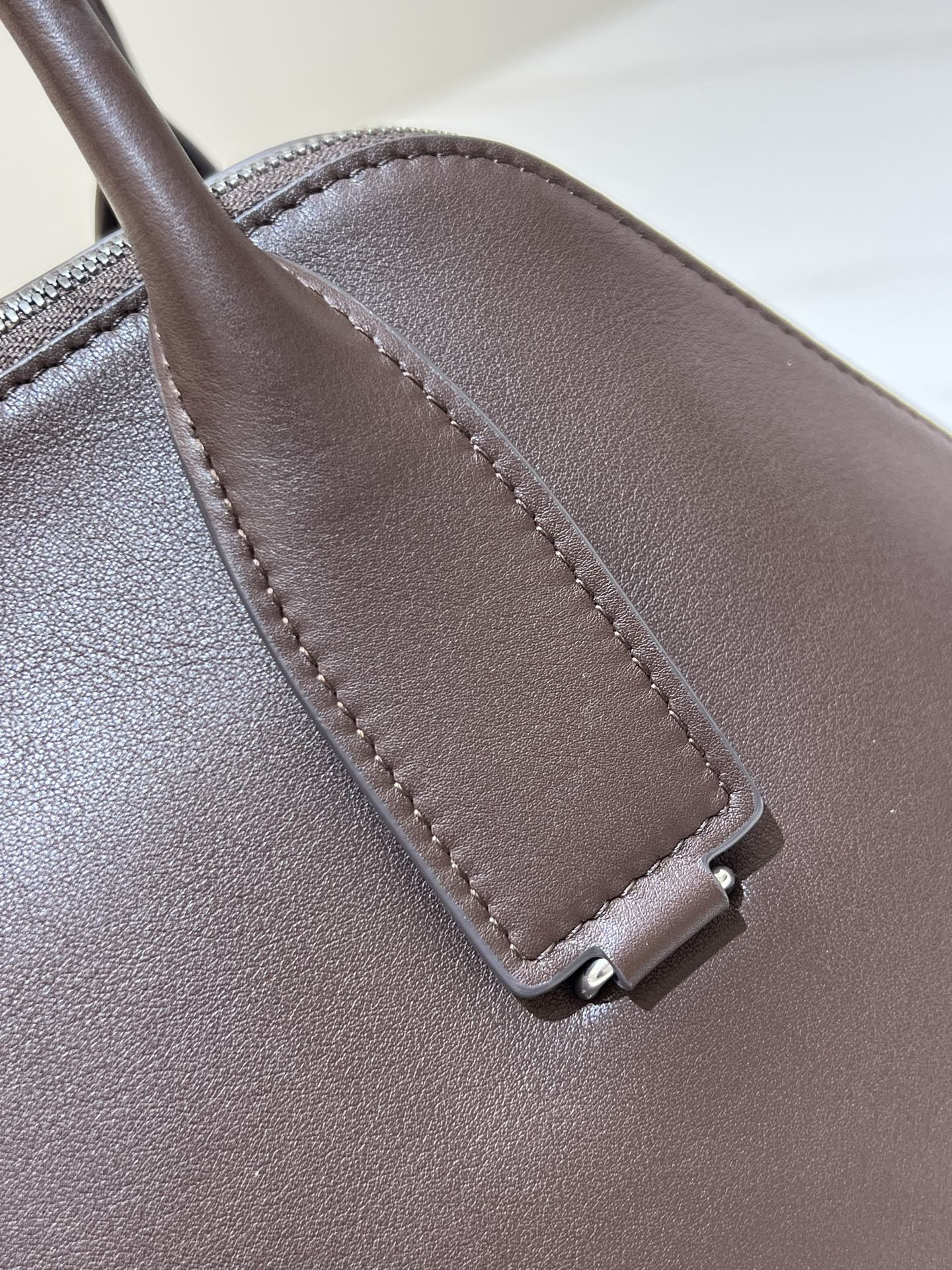 TR: Devon Medium Leather Tote bag Brown in Smooth Leather